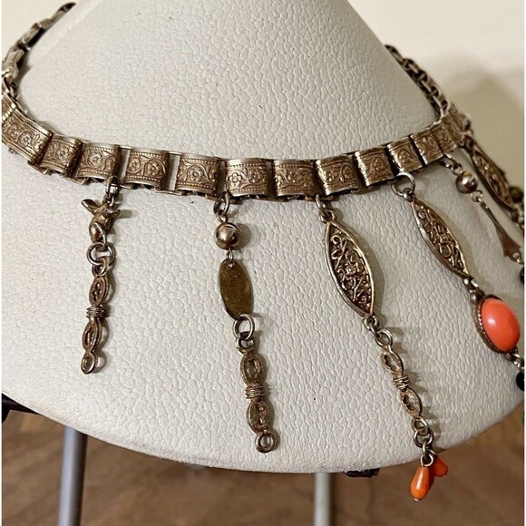 VTG 60s’ Victorian Revival Gold Tone Graduated Charm Choker Necklace Regency - Picture 6 of 12